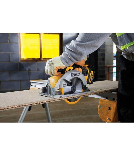 Scie circulaire 18V avec sac Dewalt XR DCS391Z