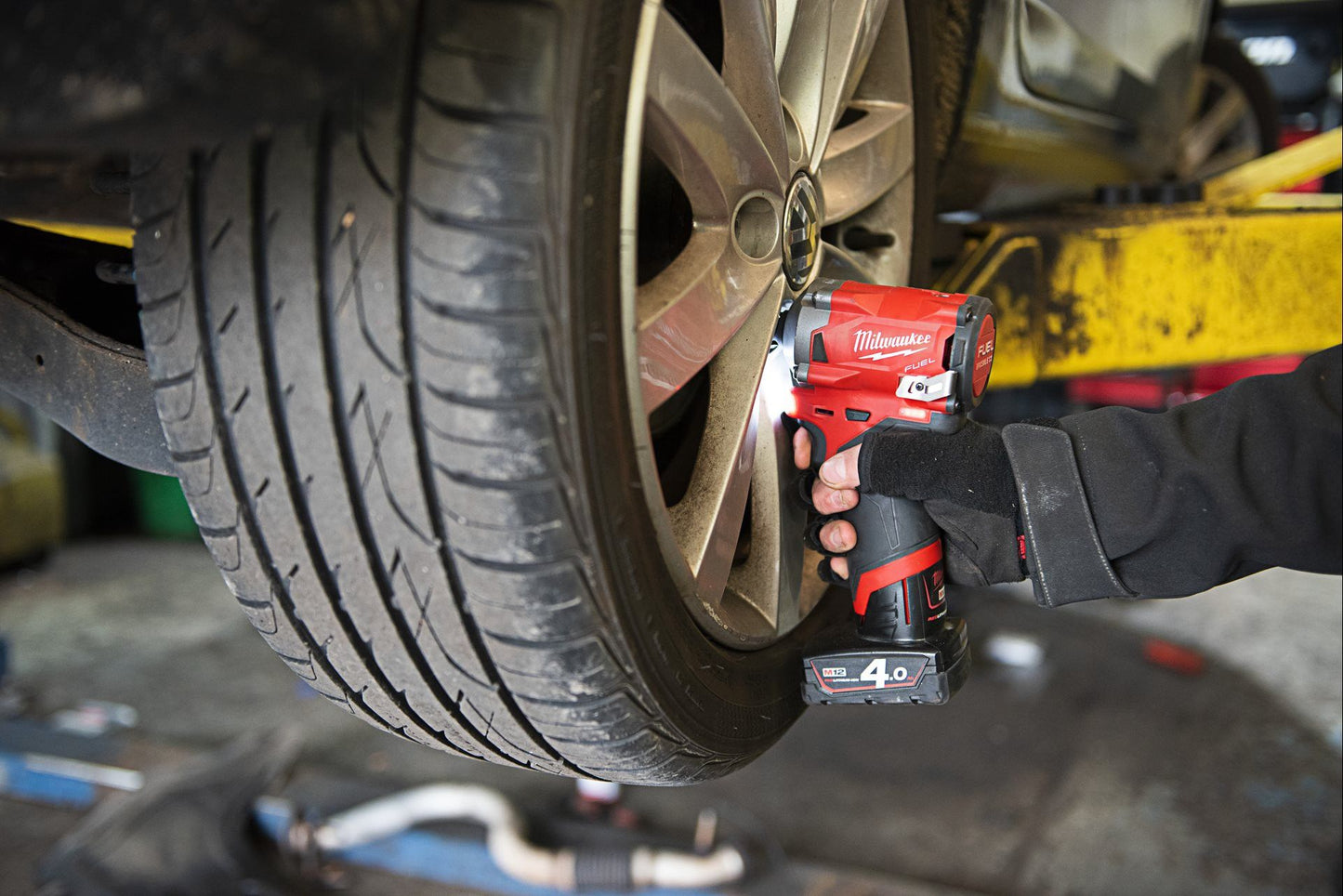 Clé à chocs sous-compacte M12 FUEL 1/2" avec anneau Milwaukee M12 FIWF12-422X