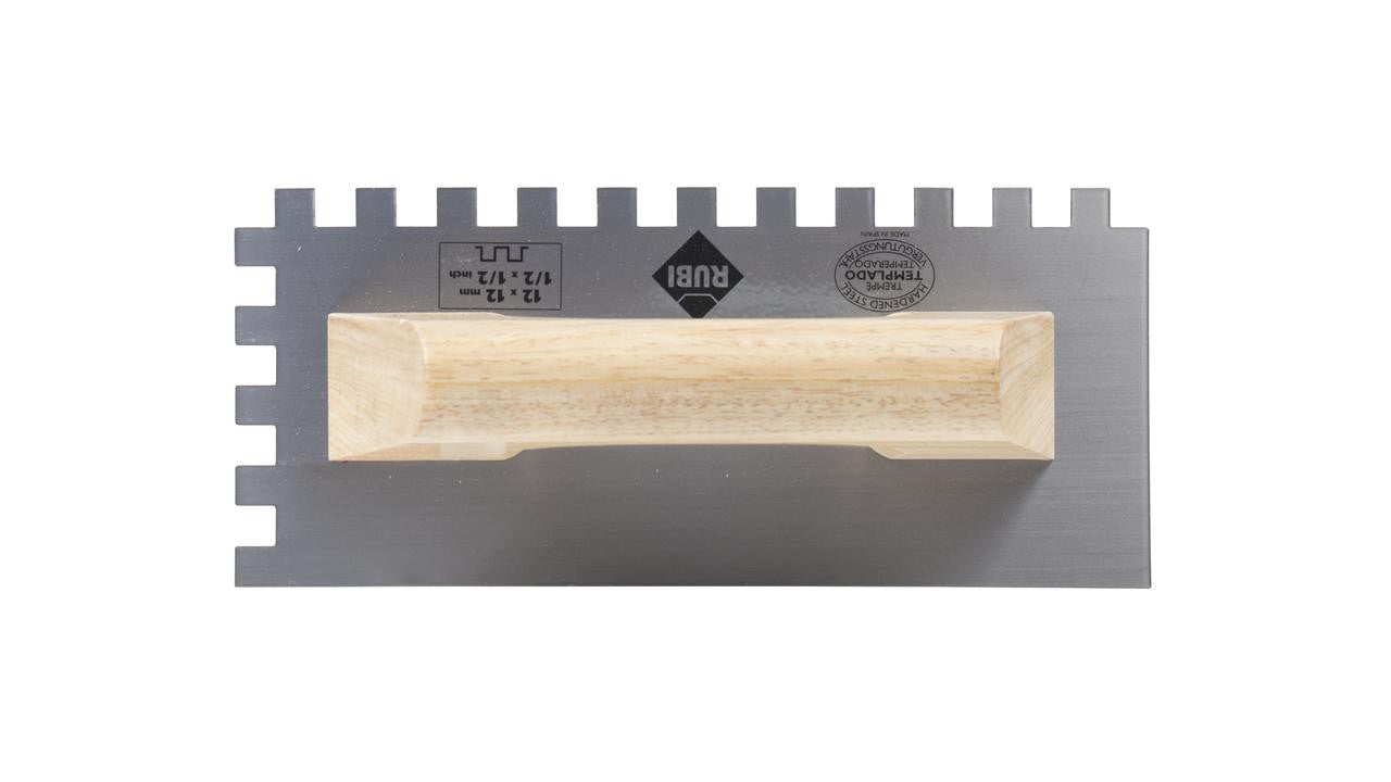 Peigne Rubi 28 cm avec manche en bois fermé 12x12