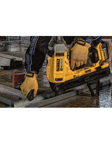 Combo cloueur à acier et à béton alimenté par batterie 18V DCN890P2 + 5.025 clous 20mm Dewalt