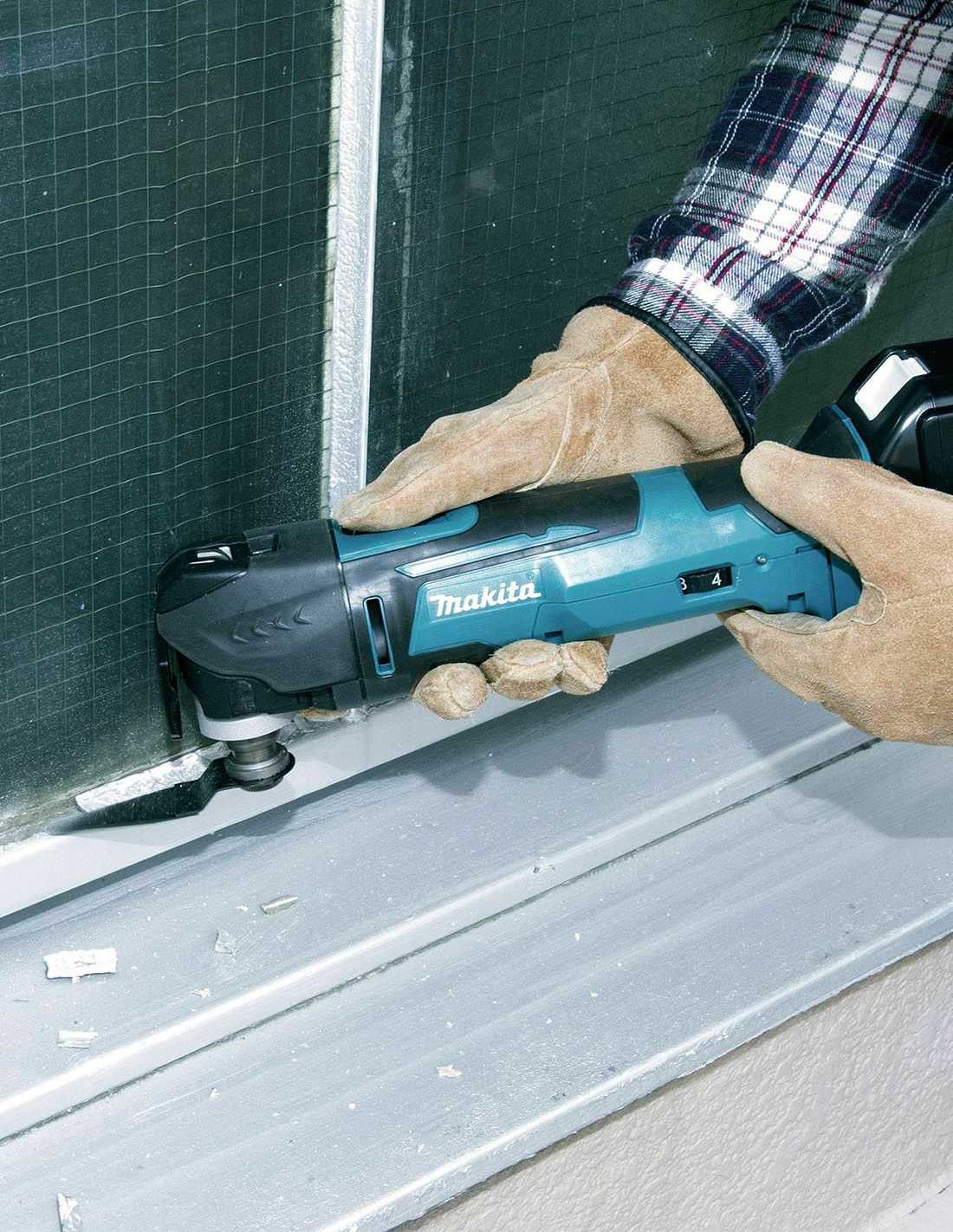 Kit Makita avec 8 outils + 3 bat 5.0Ah + chargeur + 2 sacs DLX8171BL3
