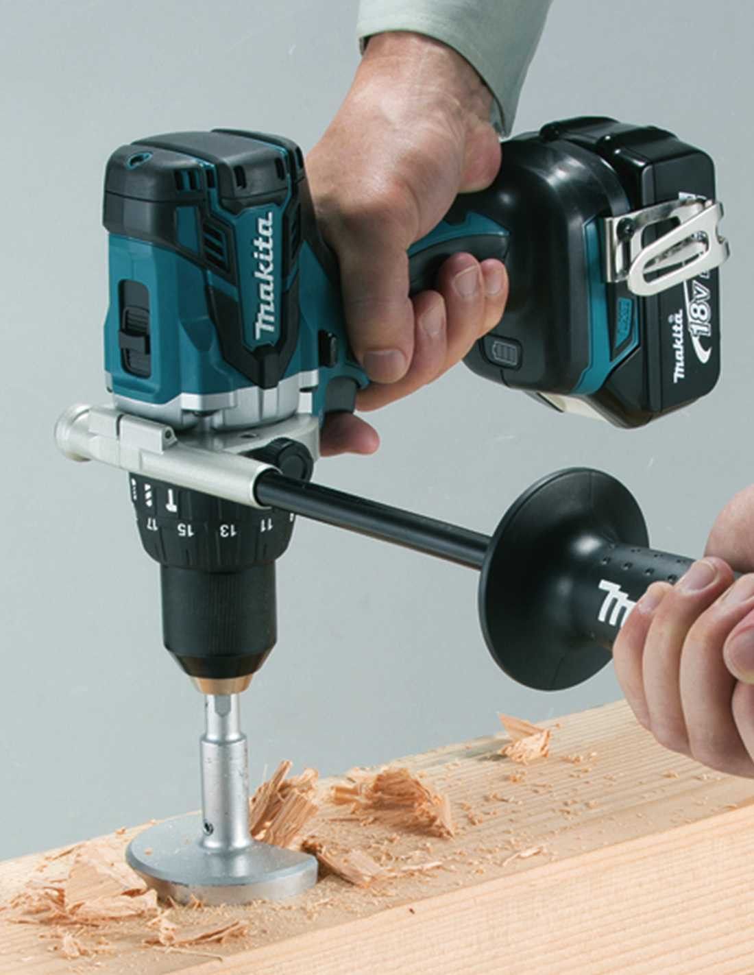 Kit Makita Marteau perforateur DHP486 + Scie sauteuse DJV182 + 2bat 5Ah + chargeur + sac DLX2481BL2