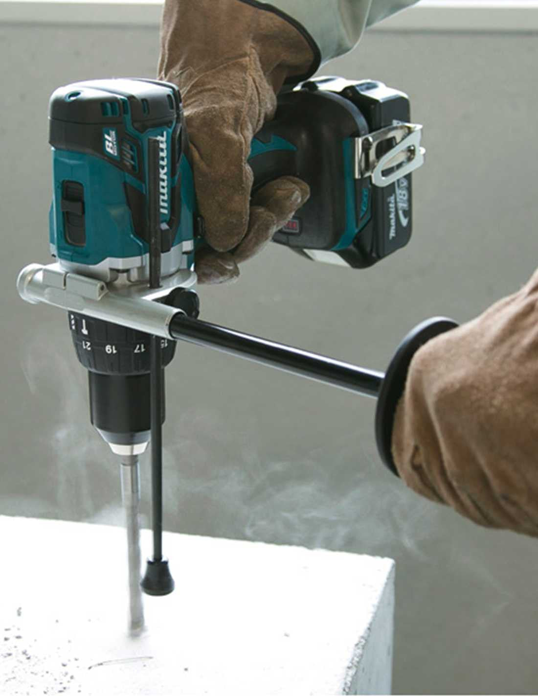 Kit Makita avec 10 outils + 3 bateria 3ah + Chargeur + 2 sacs DLX1080BL3
