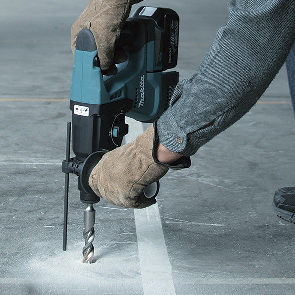 Kit Makita avec 7 outils + 3bat 5Ah + Chargeur DC18RC + 2 sacs DLX7243BL3