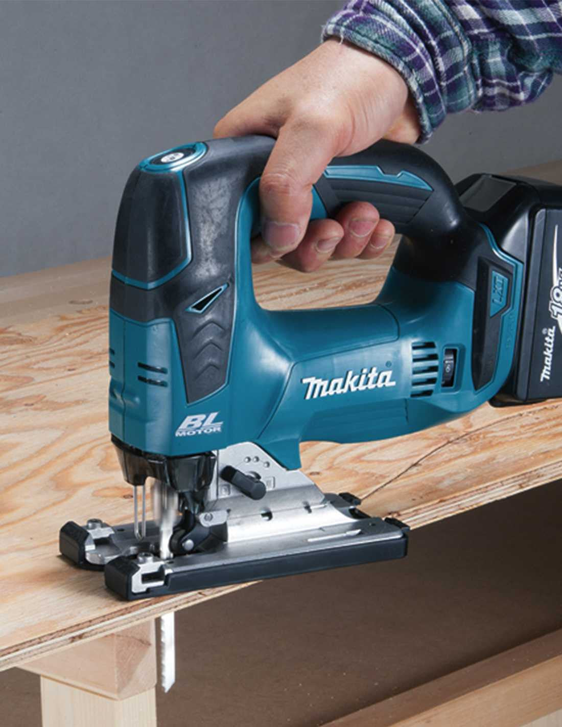 Kit Makita avec 10 outils + 3 bateria 3ah + Chargeur + 2 sacs DLX1080BL3