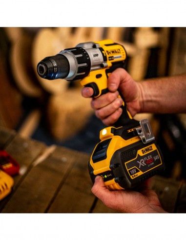 Kit Dewalt avec 7 outils + 3 bat 5ah + Chargeur DCB115 + 4xTstak DCK770P3