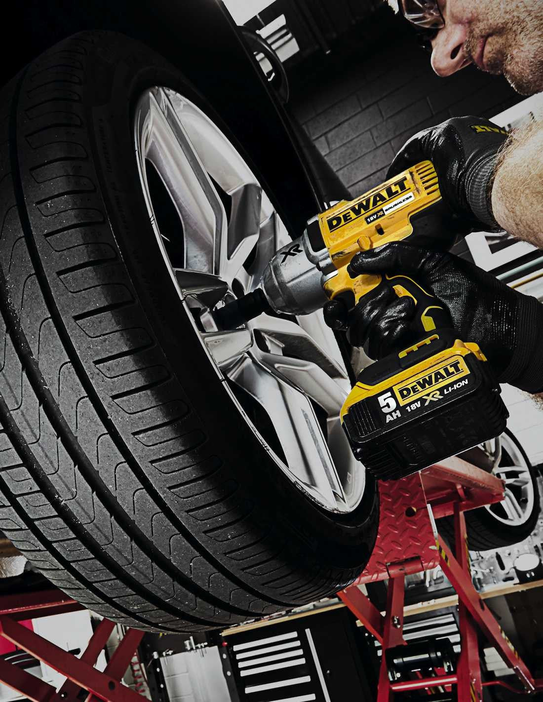 Kit Dewalt 11 outils + 3bat 5Ah + chargeur DCB115 + 4xTSTAK DCK111P3