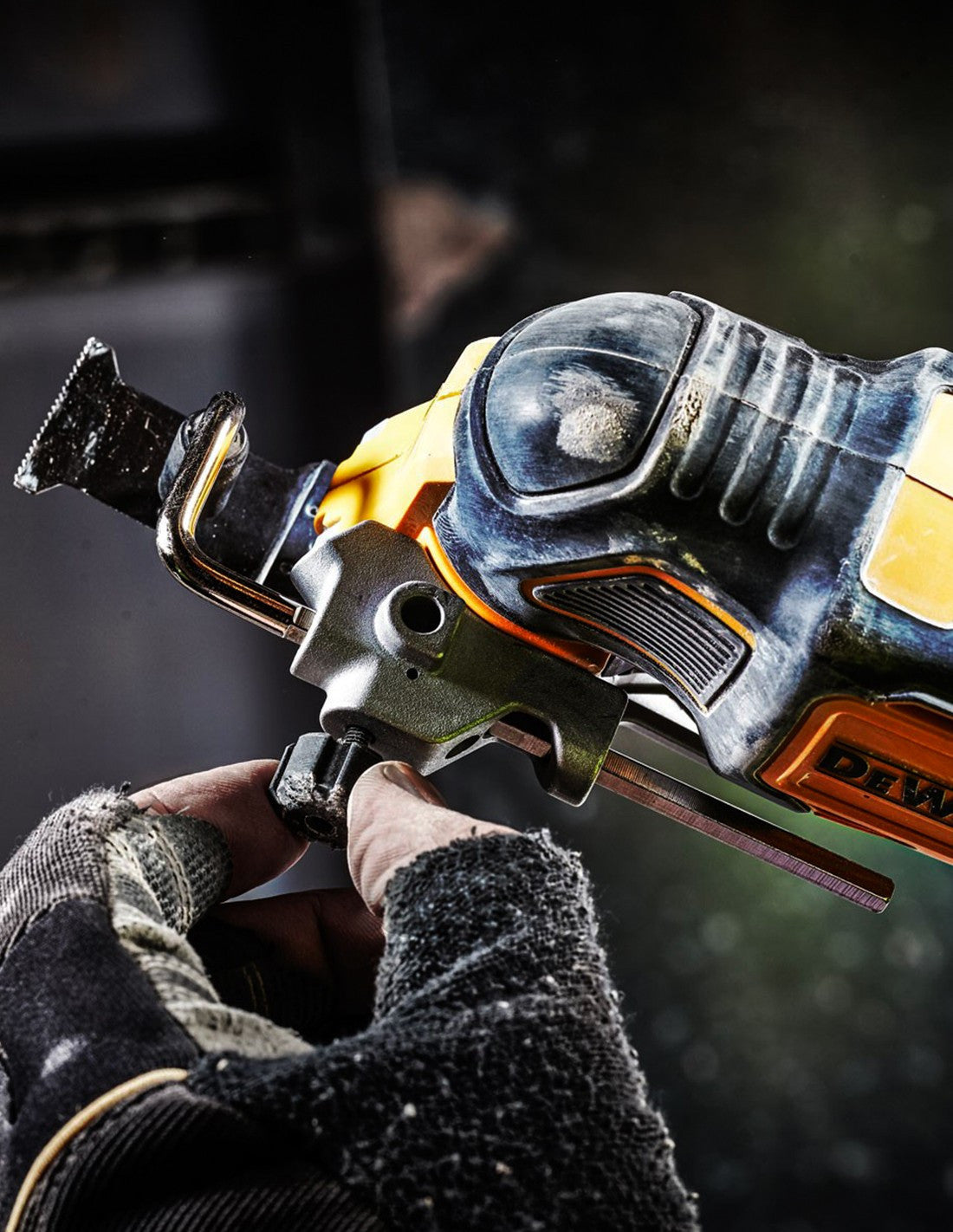 Kit Dewalt avec 8 outils + 3 bat 5ah + Chargeur DCB115 + 4xTstak DCK867P3