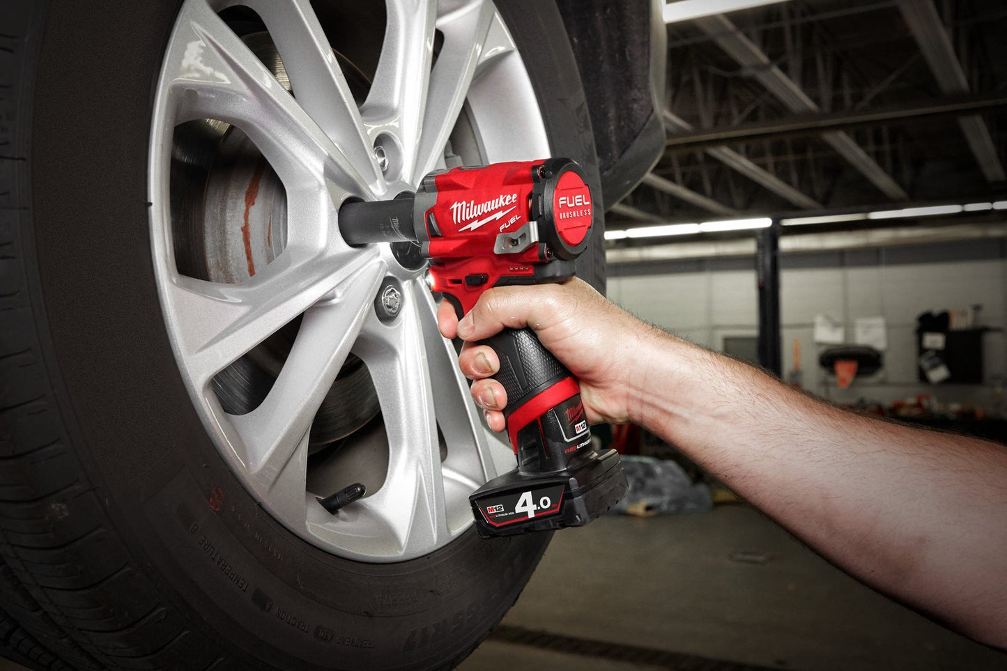 Clé à chocs sous-compacte M12 FUEL 1/2" avec anneau Milwaukee M12 FIWF12-422X