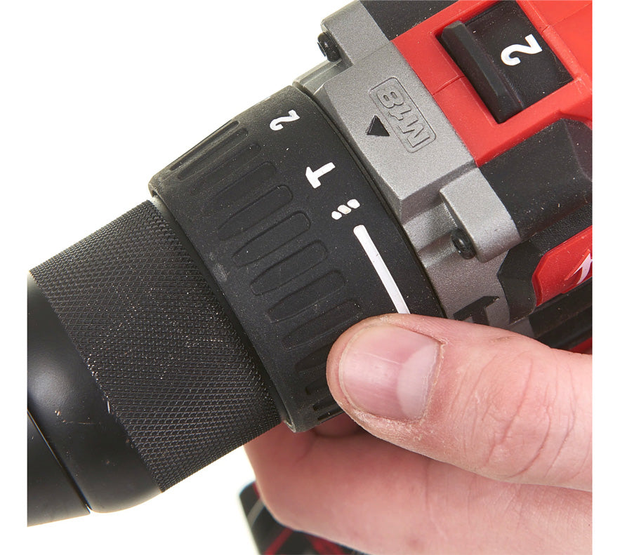 Perceuse à percussion M18 avec 2 batteries 2Ah + Chargeur + Mallette Milwaukee M18 CBLPD-202C