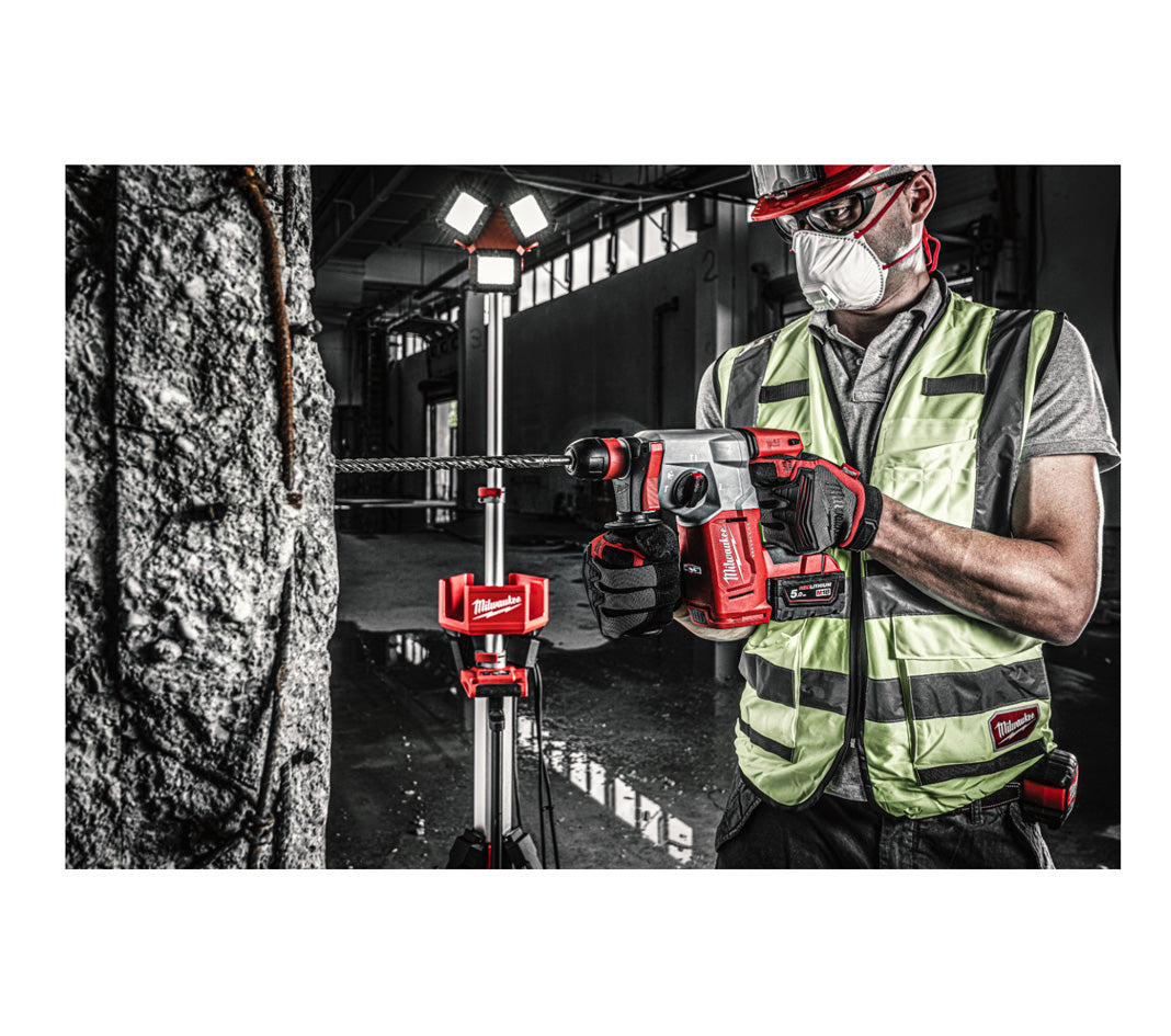 Marteau Powerpack + Perceuse + Meuleuse + Visseuse à percussion + 3bat 5Ah + Chargeur + 2 Mallettes Milwaukee