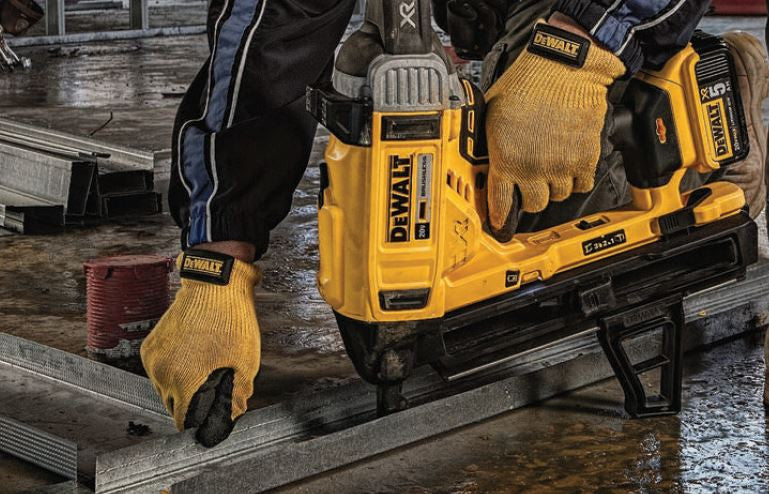 Dewalt 18V Cloueuse à béton et acier alimentée par batterie sans batterie ni chargeur DCN890N Dewalt