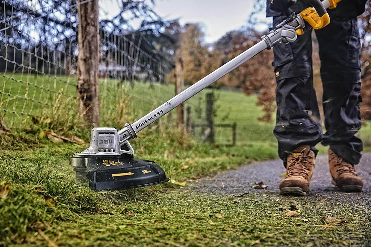 Débroussailleuse sans balai XR 18V 36cm avec 2 batteries 5Ah Dewalt DCMST561P2