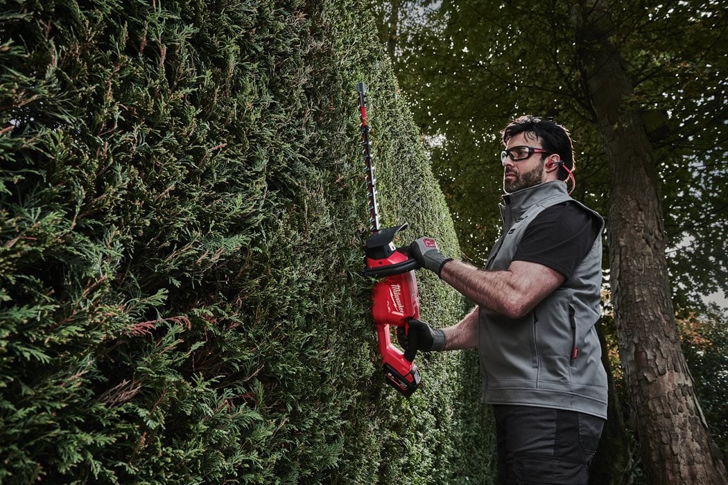 Taille-Haie Carburant M18 Lame 60cm Milwaukee M18 FHET60-0