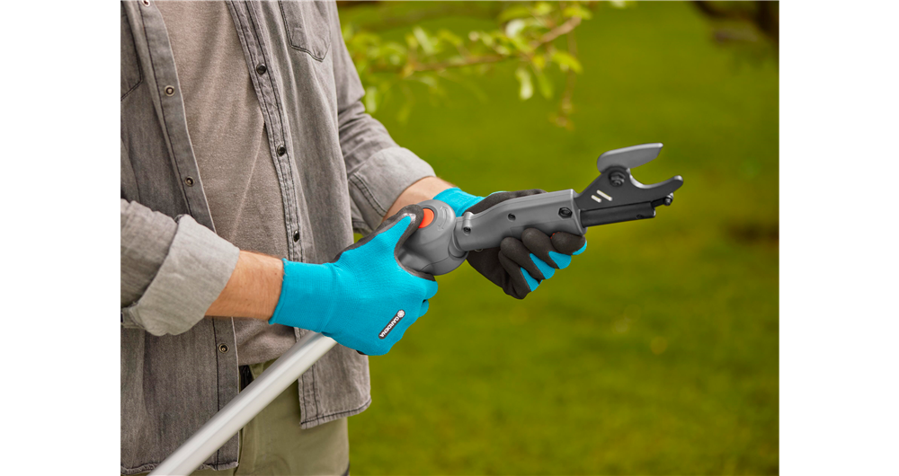Ensemble coupe-branches télescopique Highcut 360/18V P4A chargeur + batterie Gardena 14776-20