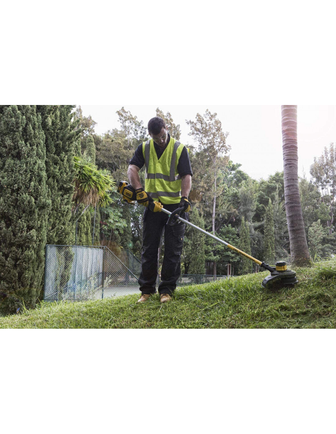 Désbroussailleuse sans balai Dewalt DCM561P1 - XR 18V 5.0Ah 33cm