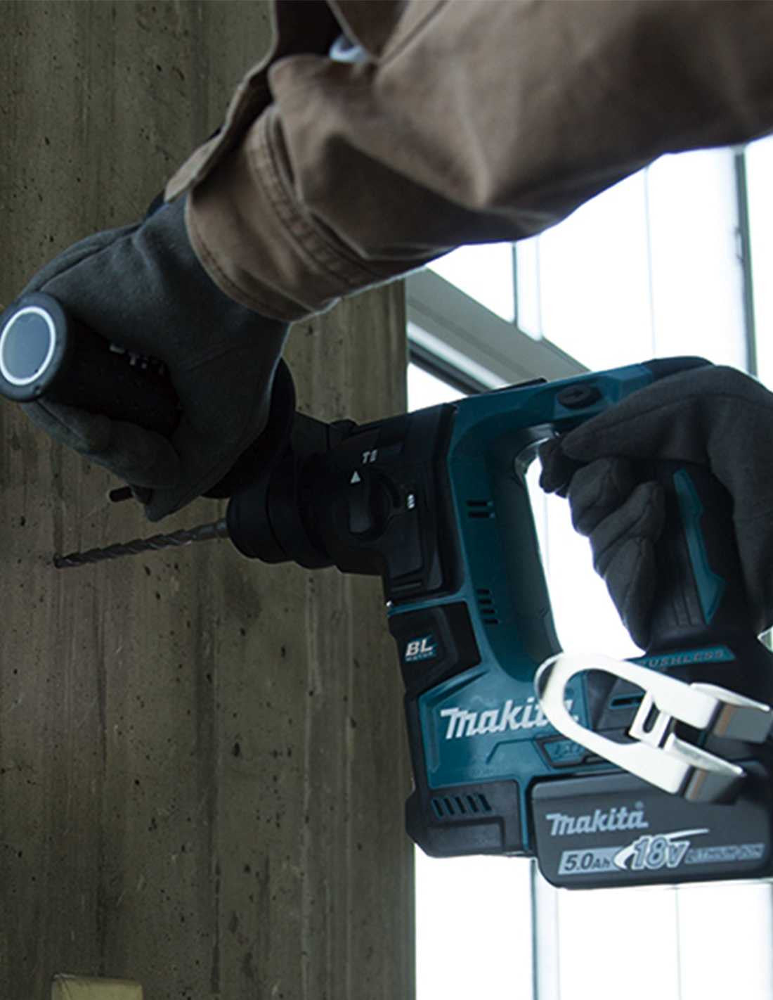 Kit Makita Marteau DHR171 + Scie sauteuse DJV182 + Tournevis à chocs DTD152 + 2bat 5Ah + Chargeur + sac LXT600 MAKITA - 4