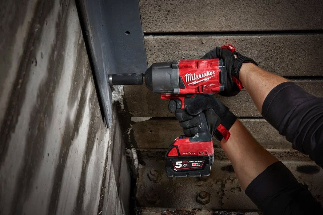 Powerpack 3 outils + 3bat 5.5Ah + Chargeur + 2 caisses Packout + Sac Milwaukee M18 FPP3M-553P MILWAUKEE - 3