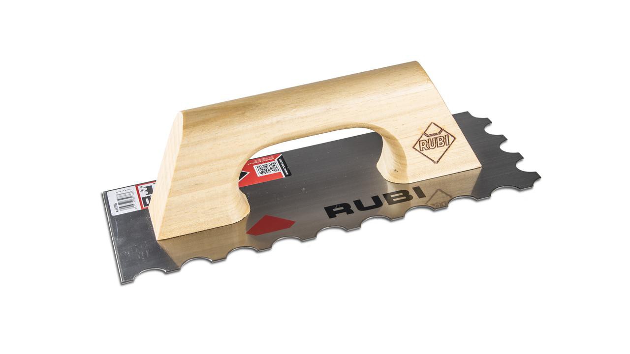 Peigne Rubi 28 cm avec manche en bois fermé R-10